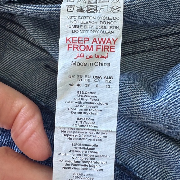 Pretty Little Things Thigh Zip Detail Straight‎ Leg Jeans Size 8 NWT Medium Wash - Picture 12 of 16